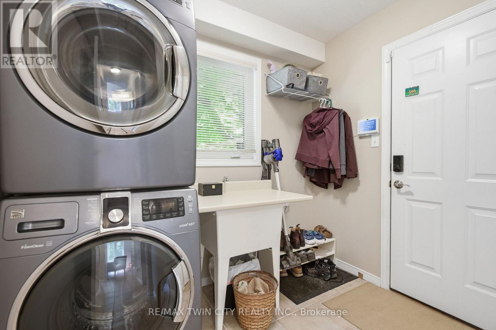 15 Carolinian Lane, Cambridge, Ontario  N1S 5B5 - Photo 19 - X13783754