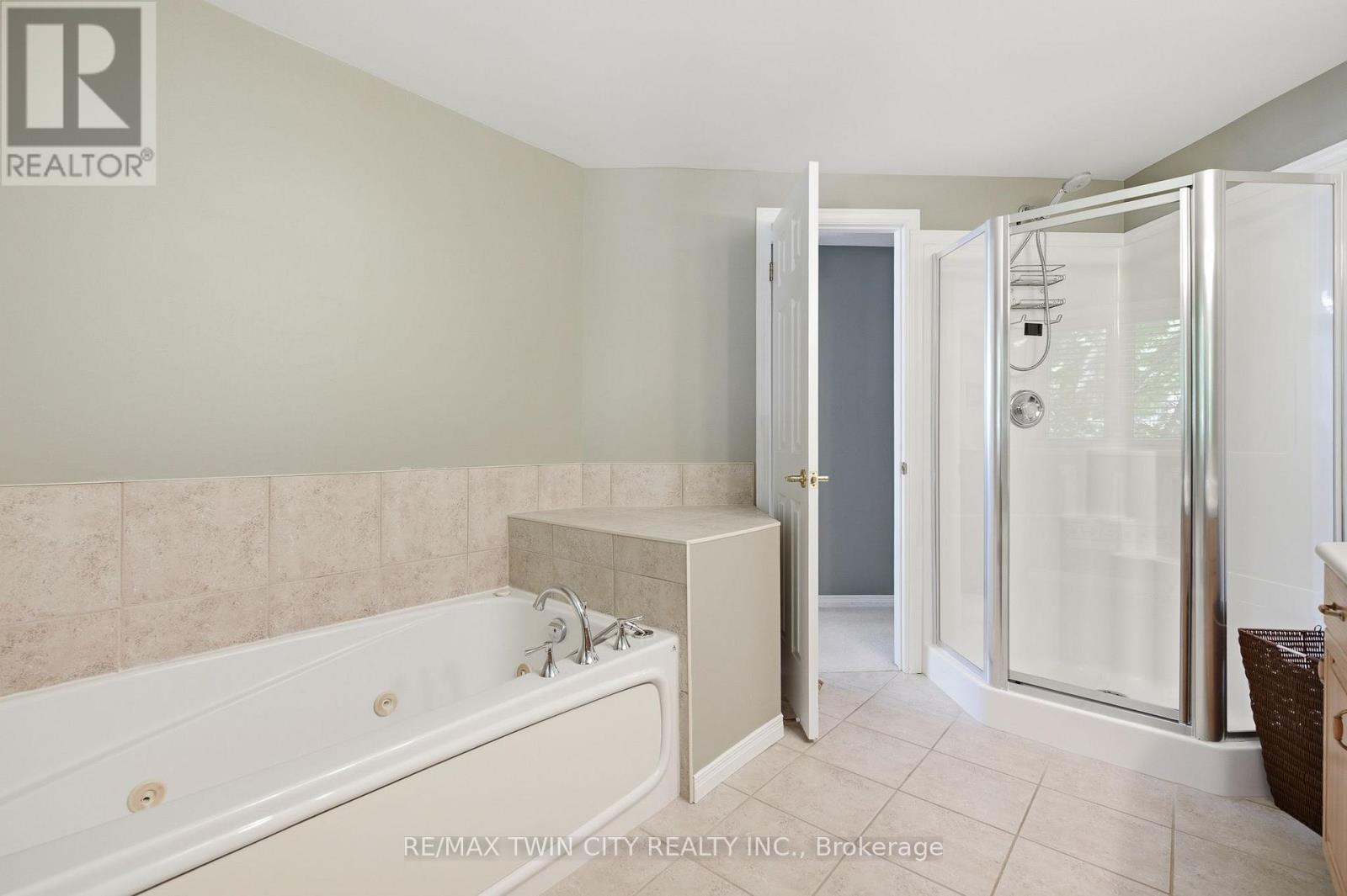 15 Carolinian Lane, Cambridge, Ontario  N1S 5B5 - Photo 25 - X13783754