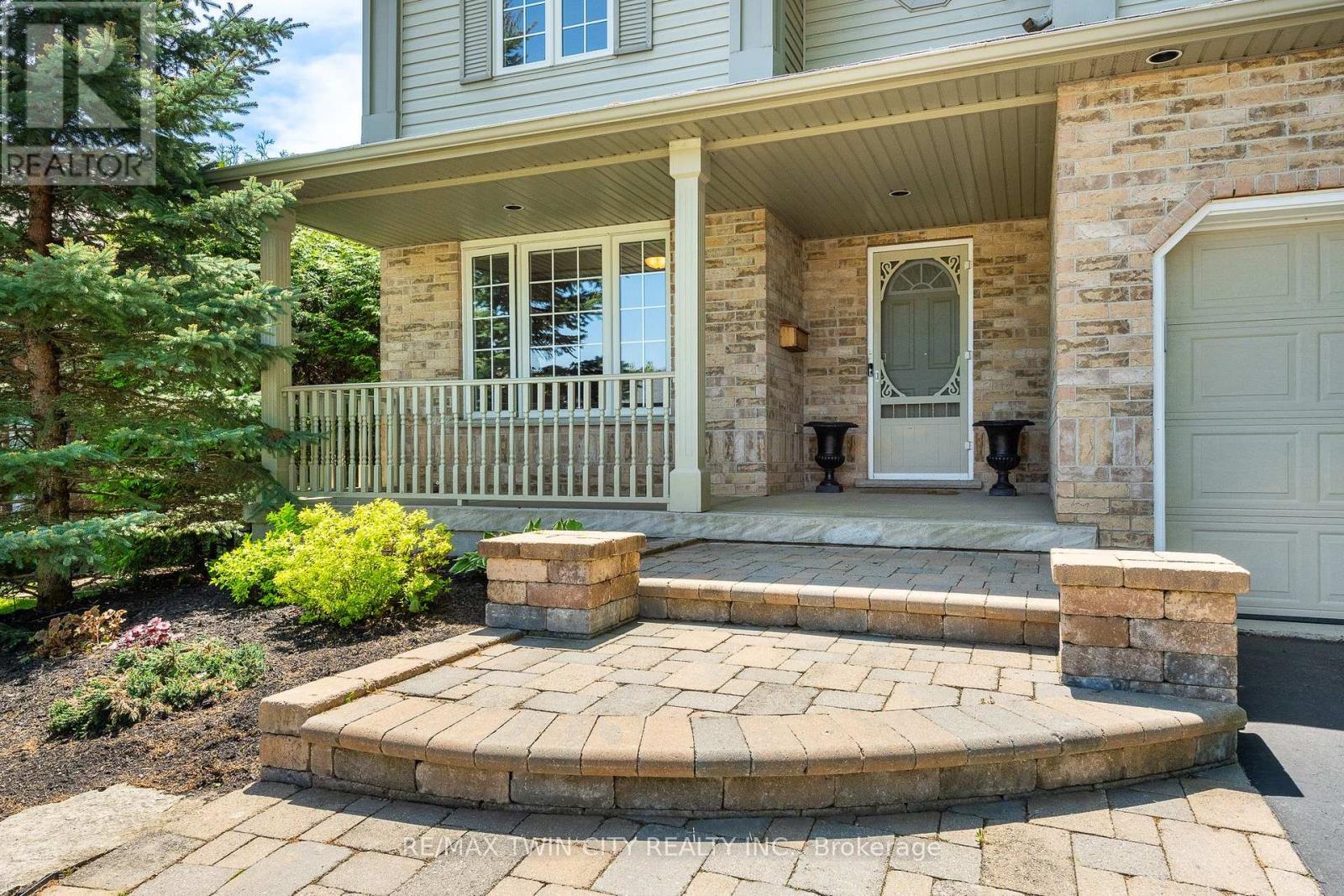 15 Carolinian Lane, Cambridge, Ontario  N1S 5B5 - Photo 5 - X13783754