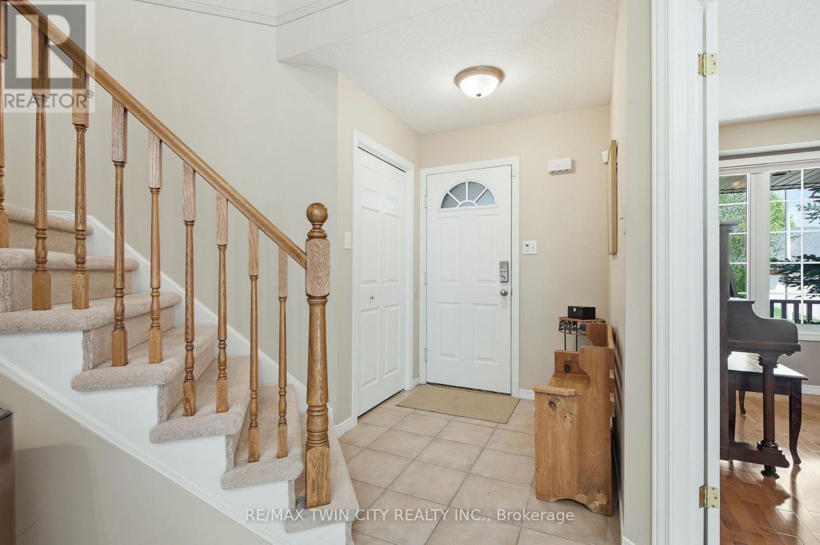 15 Carolinian Lane, Cambridge, Ontario  N1S 5B5 - Photo 6 - X13783754