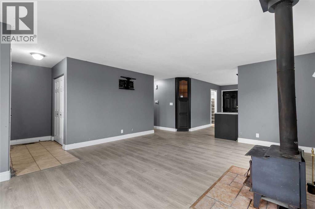 49 Cambridge Way, Carbon, Alberta  T0M 0L0 - Photo 14 - A2345075