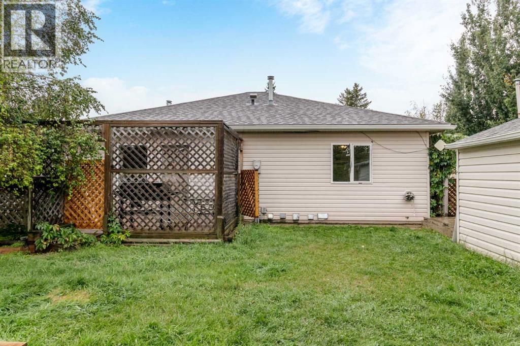 49 Cambridge Way, Carbon, Alberta  T0M 0L0 - Photo 28 - A2345075