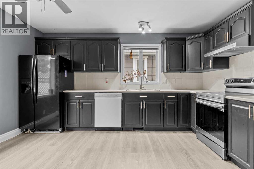 49 Cambridge Way, Carbon, Alberta  T0M 0L0 - Photo 4 - A2345075
