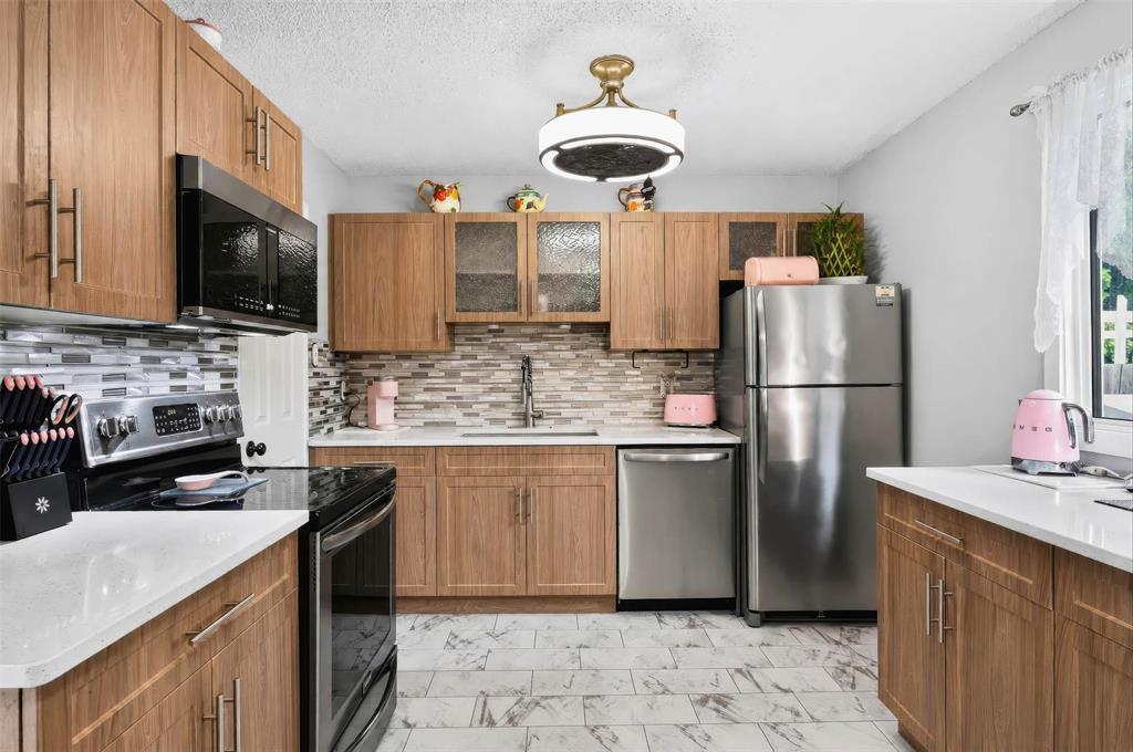 211 Hatcher Road, Winnipeg, Manitoba  R2C 3W6 - Photo 6 - 202622769