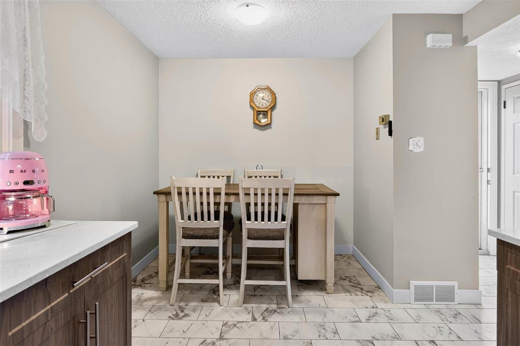 211 Hatcher Road, Winnipeg, Manitoba  R2C 3W6 - Photo 7 - 202622769