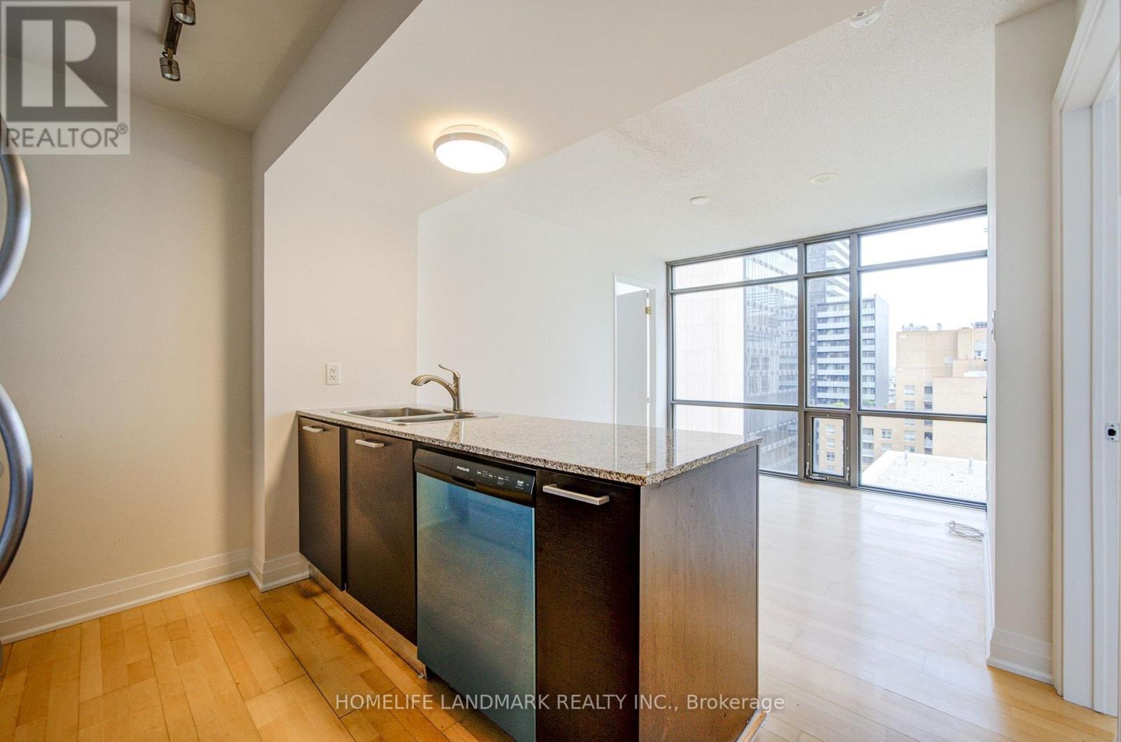 1508 - 38 Grenville Street, Toronto, Ontario  M4Y 1A5 - Photo 9 - C13783850