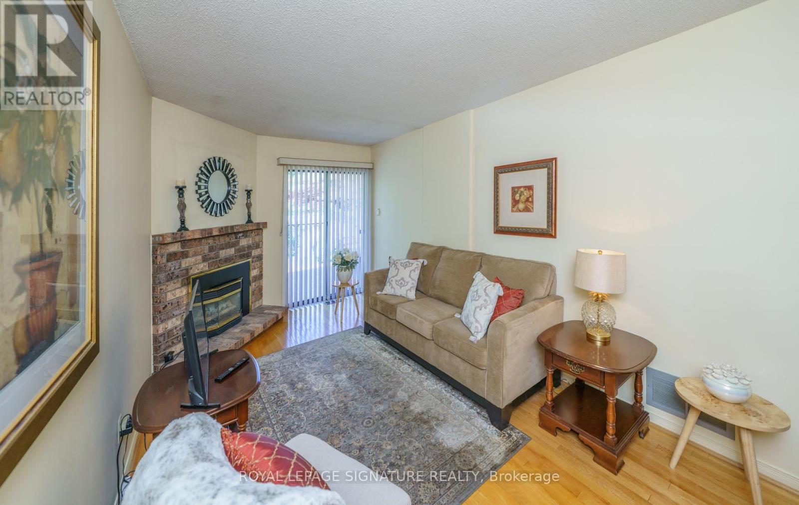 12 Manilow Street, Toronto, Ontario  M1W 3R7 - Photo 11 - E13783822