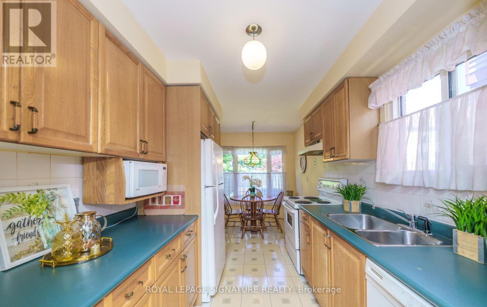12 Manilow Street, Toronto, Ontario  M1W 3R7 - Photo 14 - E13783822