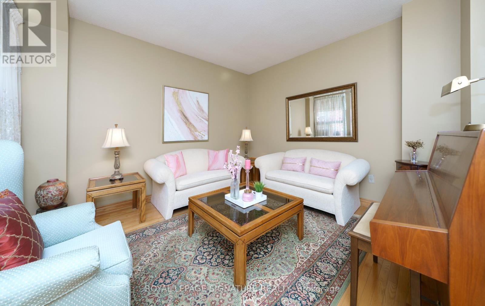 12 Manilow Street, Toronto, Ontario  M1W 3R7 - Photo 4 - E13783822
