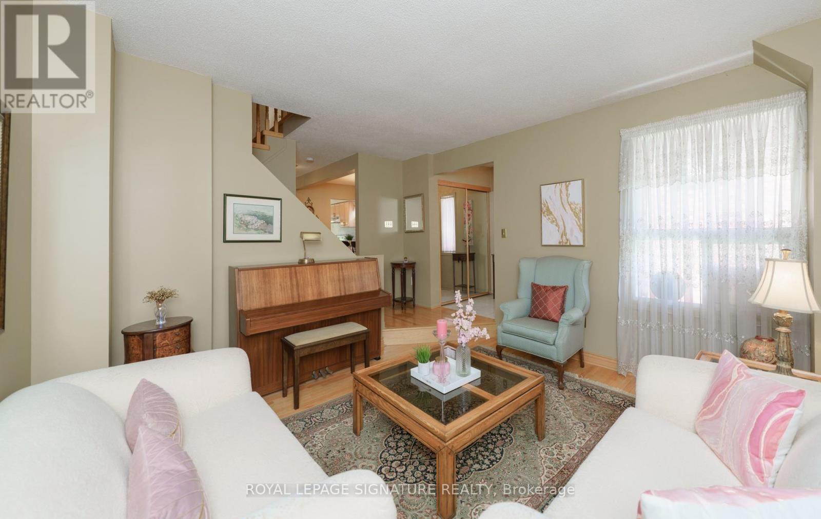 12 Manilow Street, Toronto, Ontario  M1W 3R7 - Photo 6 - E13783822