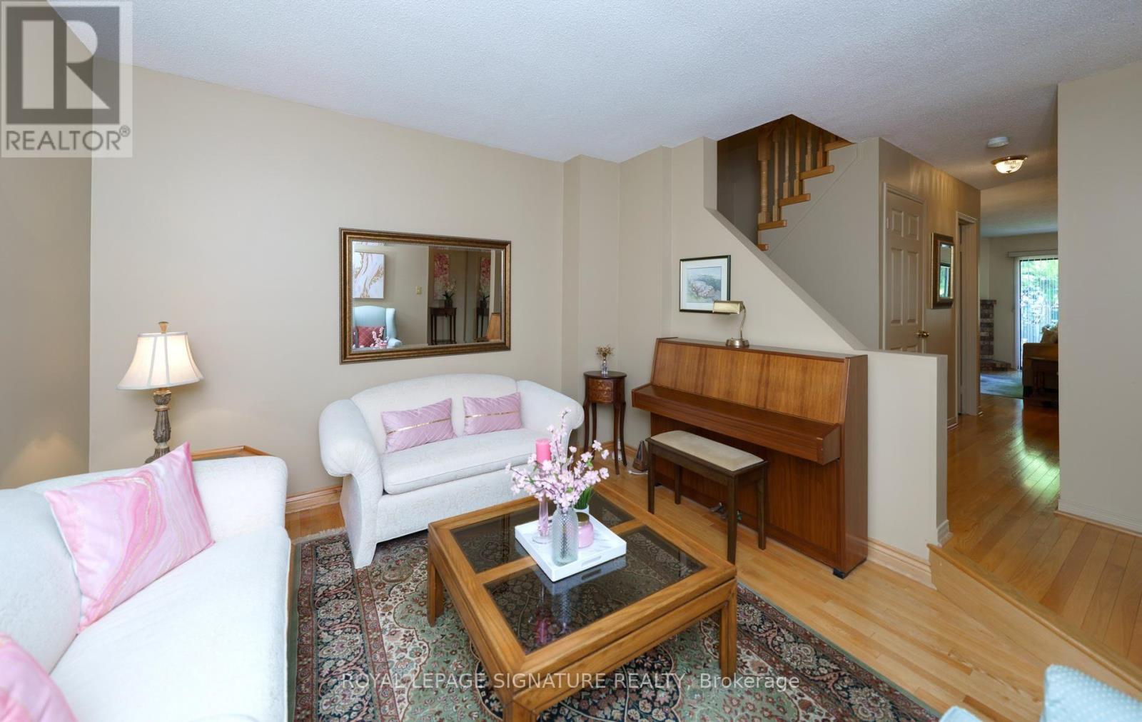 12 Manilow Street, Toronto, Ontario  M1W 3R7 - Photo 7 - E13783822