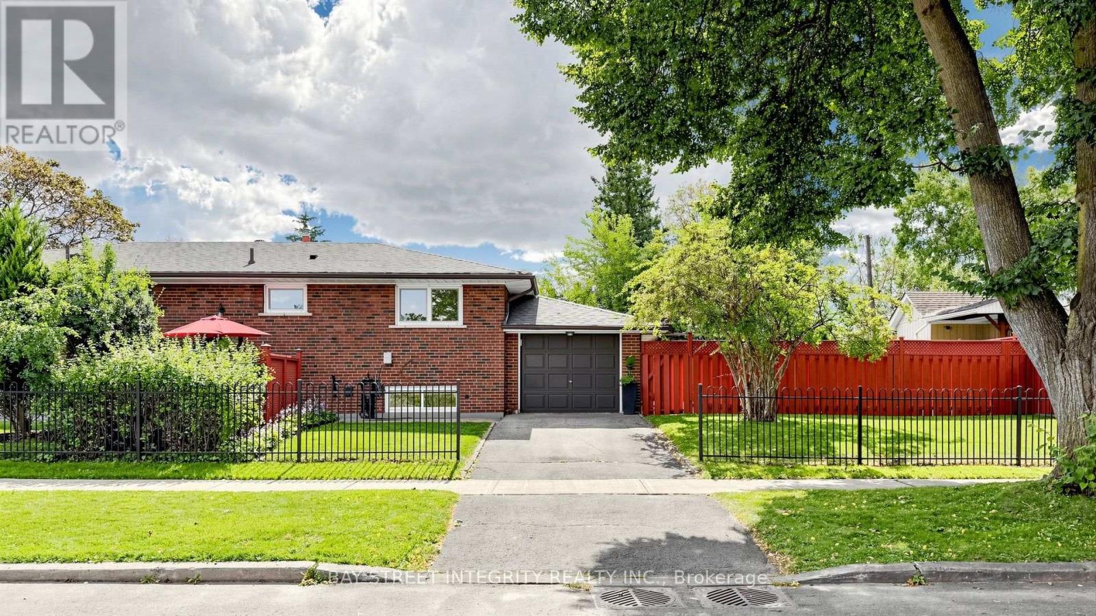 28 ASHDEAN DRIVE, Toronto, Ontario