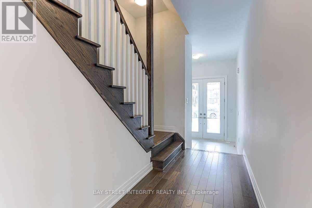 509 New England Court, Newmarket, Ontario L3X 0M6 - Photo 2 - N13783862