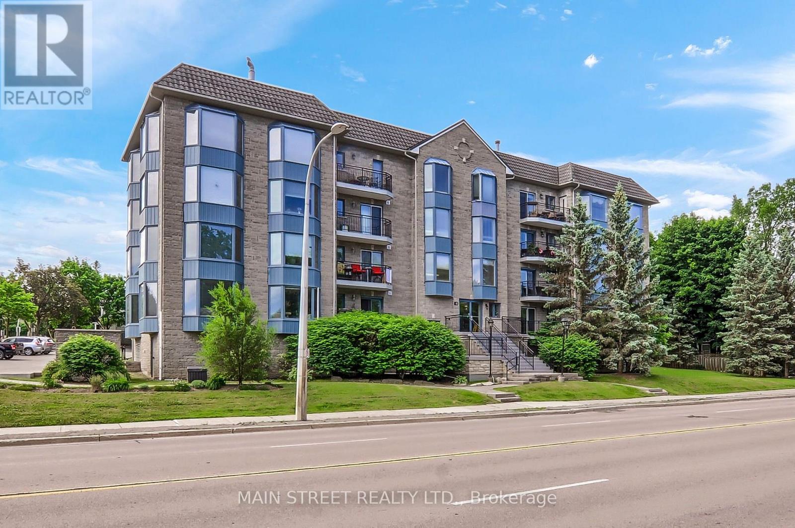 306 - 85 WELLINGTON STREET W, Aurora, Ontario