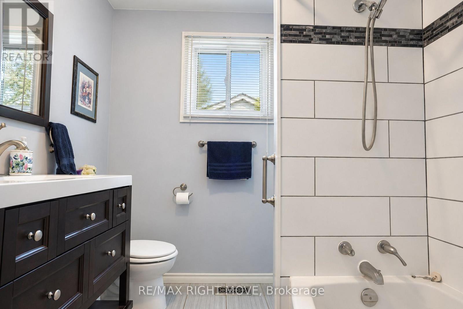 3 Lawson Avenue, Orillia, Ontario  L3V 3V5 - Photo 18 - S13783890