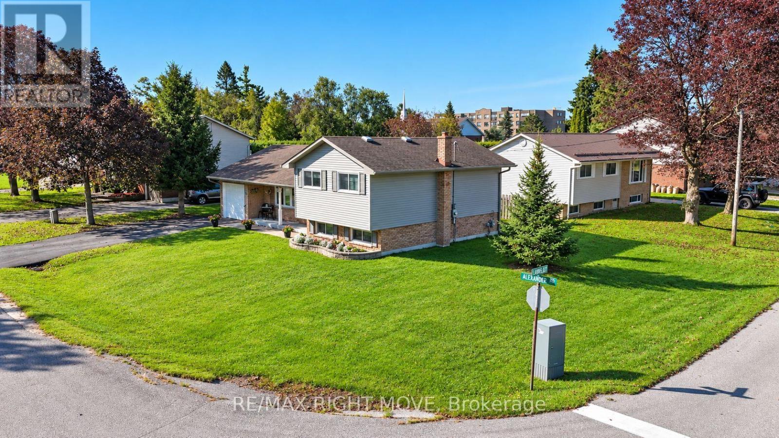3 Lawson Avenue, Orillia, Ontario  L3V 3V5 - Photo 25 - S13783890