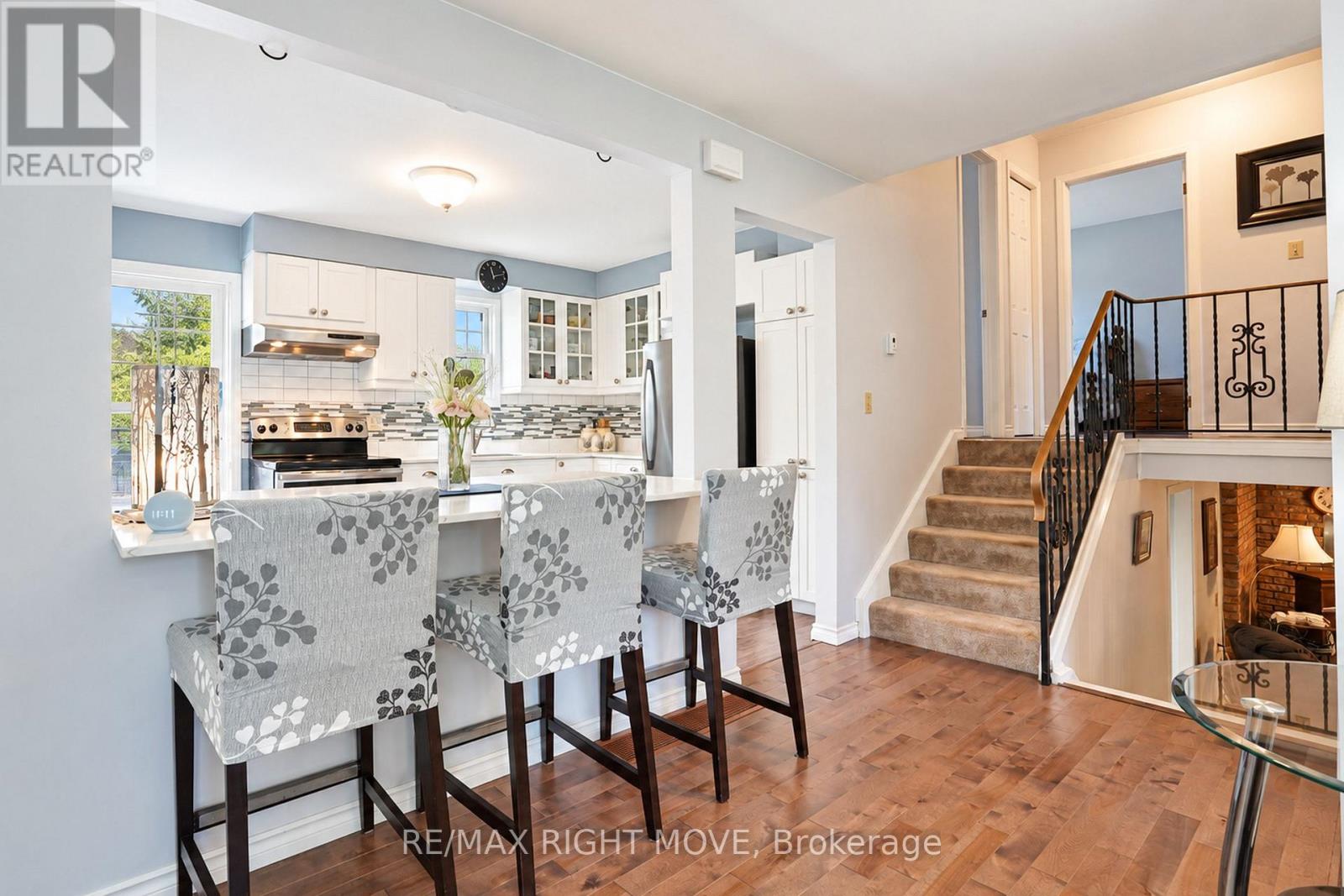 3 Lawson Avenue, Orillia, Ontario  L3V 3V5 - Photo 3 - S13783890