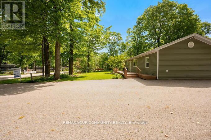 781 Edward Street, Innisfil, Ontario  L9S 2S2 - Photo 6 - N13499654