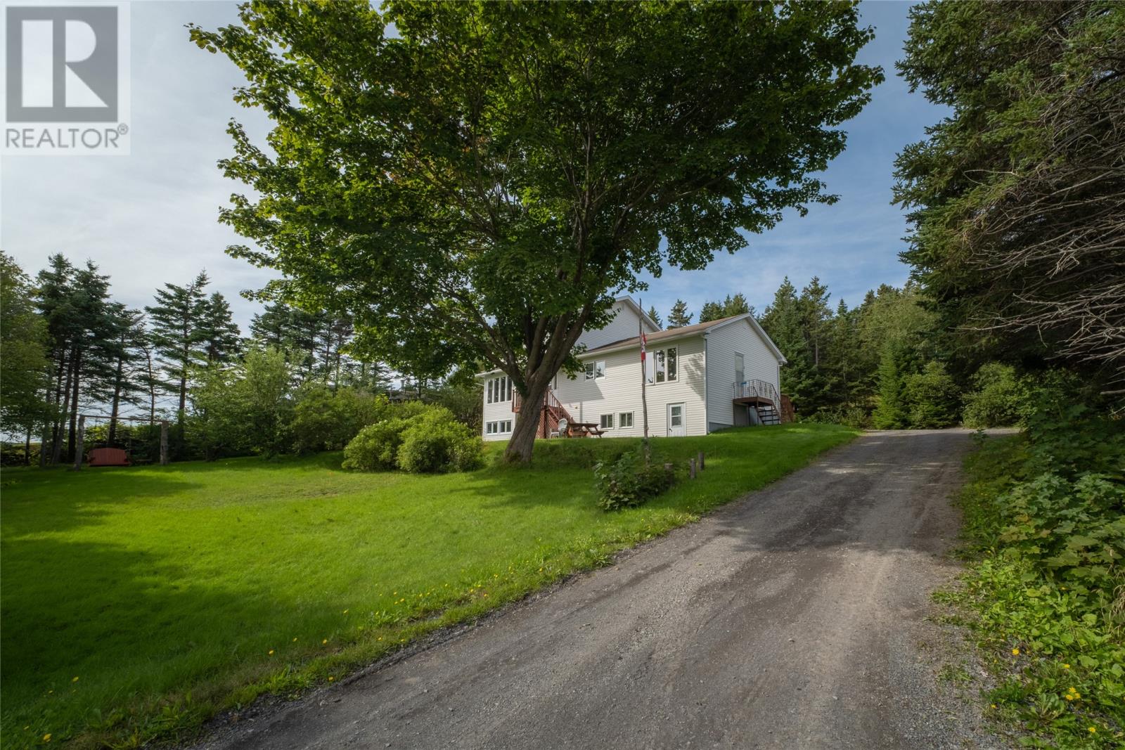 33 Harbour Drive, Hillview — photo 3