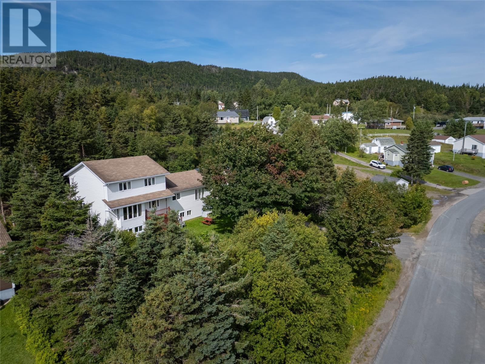 33 Harbour Drive, Hillview — photo 4