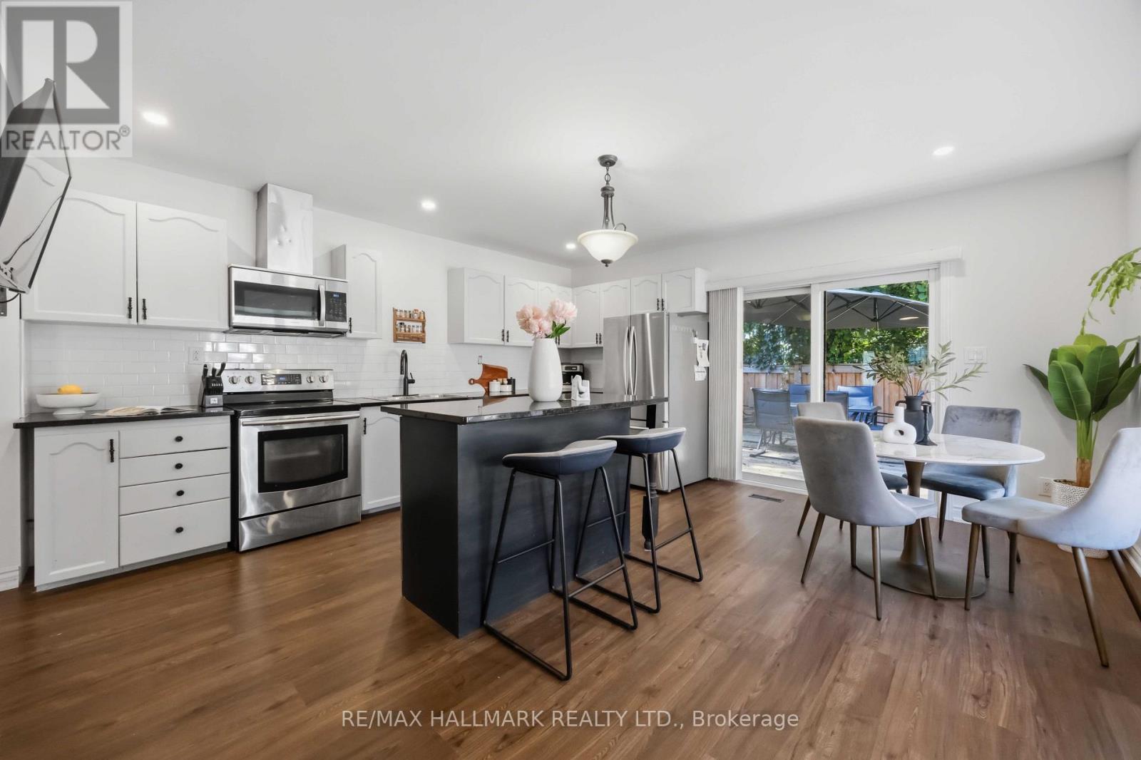 44 Holley Avenue, Toronto, Ontario  M9N 2C5 - Photo 9 - W13783830