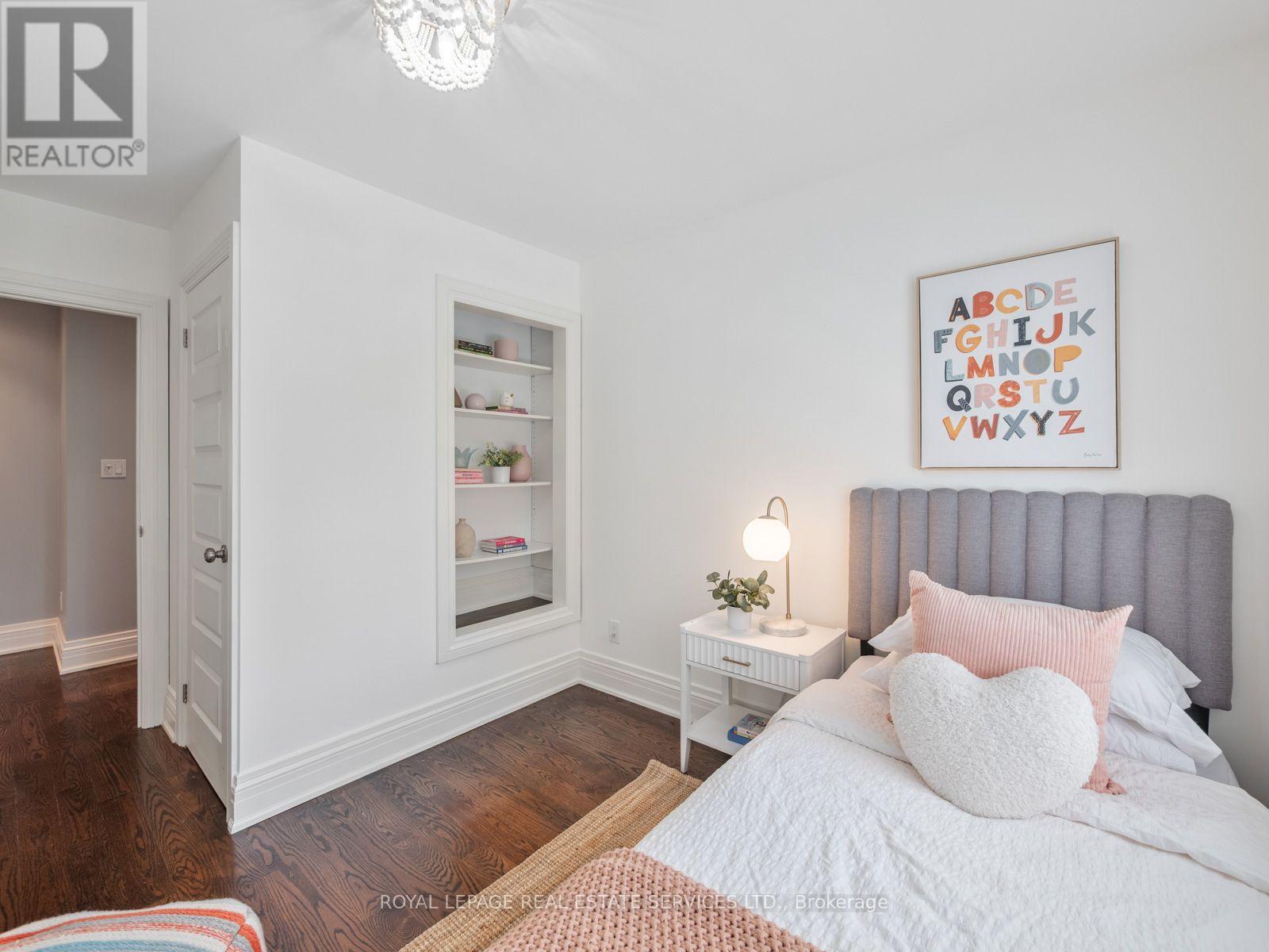 10 Elora Road, Toronto, Ontario  M6P 3H6 - Photo 25 - W13783832