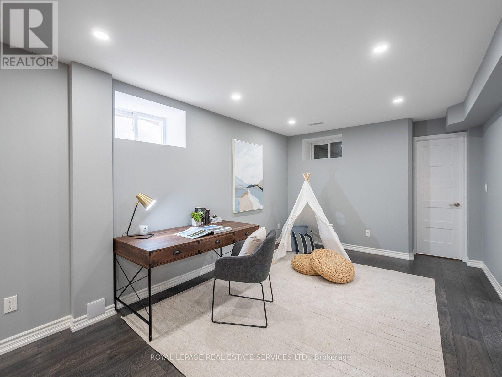 10 Elora Road, Toronto, Ontario  M6P 3H6 - Photo 30 - W13783832