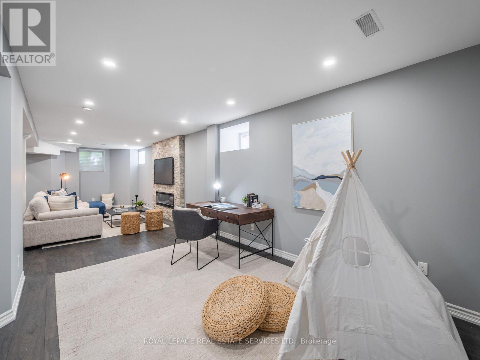 10 Elora Road, Toronto, Ontario  M6P 3H6 - Photo 31 - W13783832