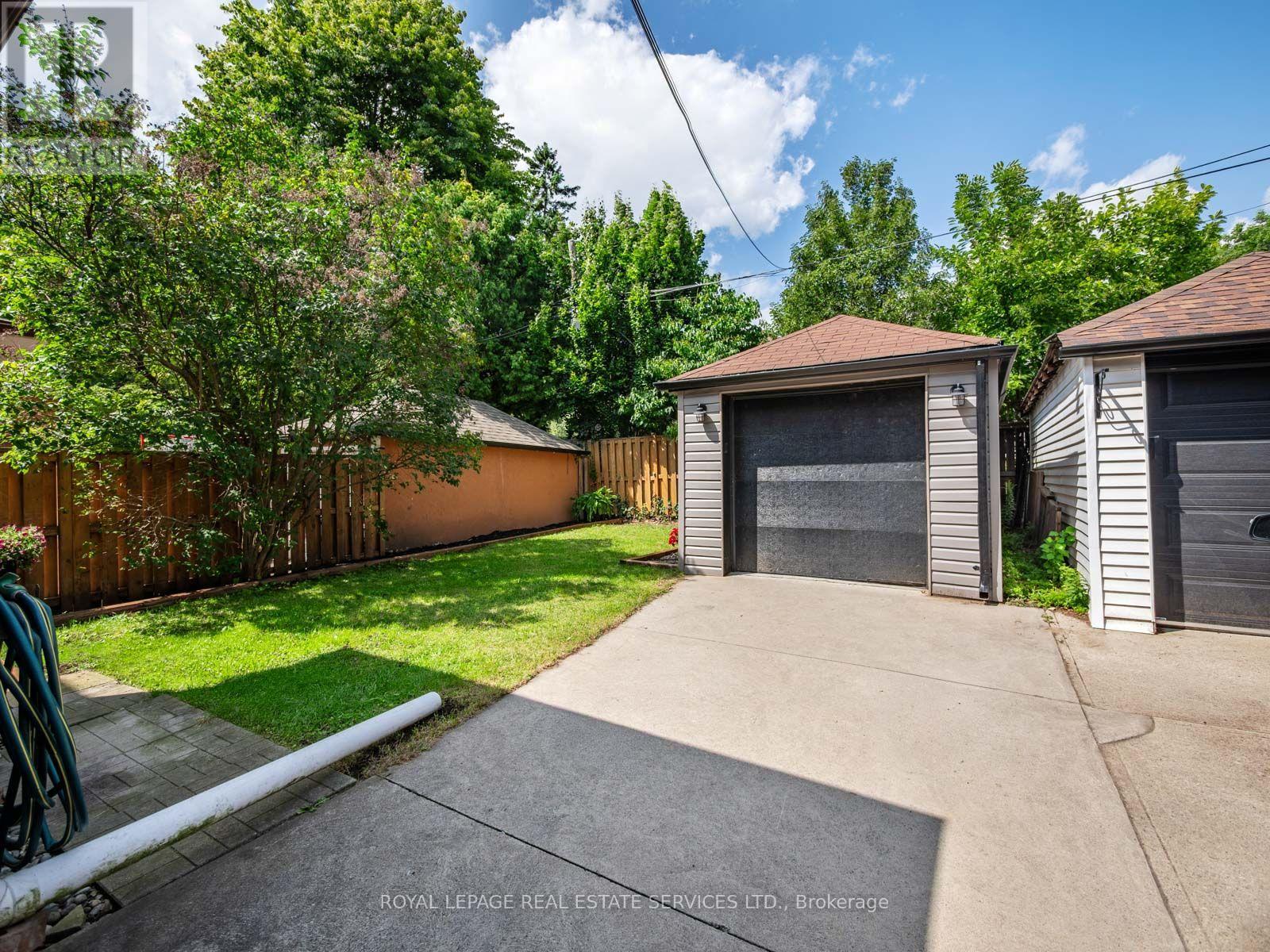 10 Elora Road, Toronto, Ontario  M6P 3H6 - Photo 34 - W13783832