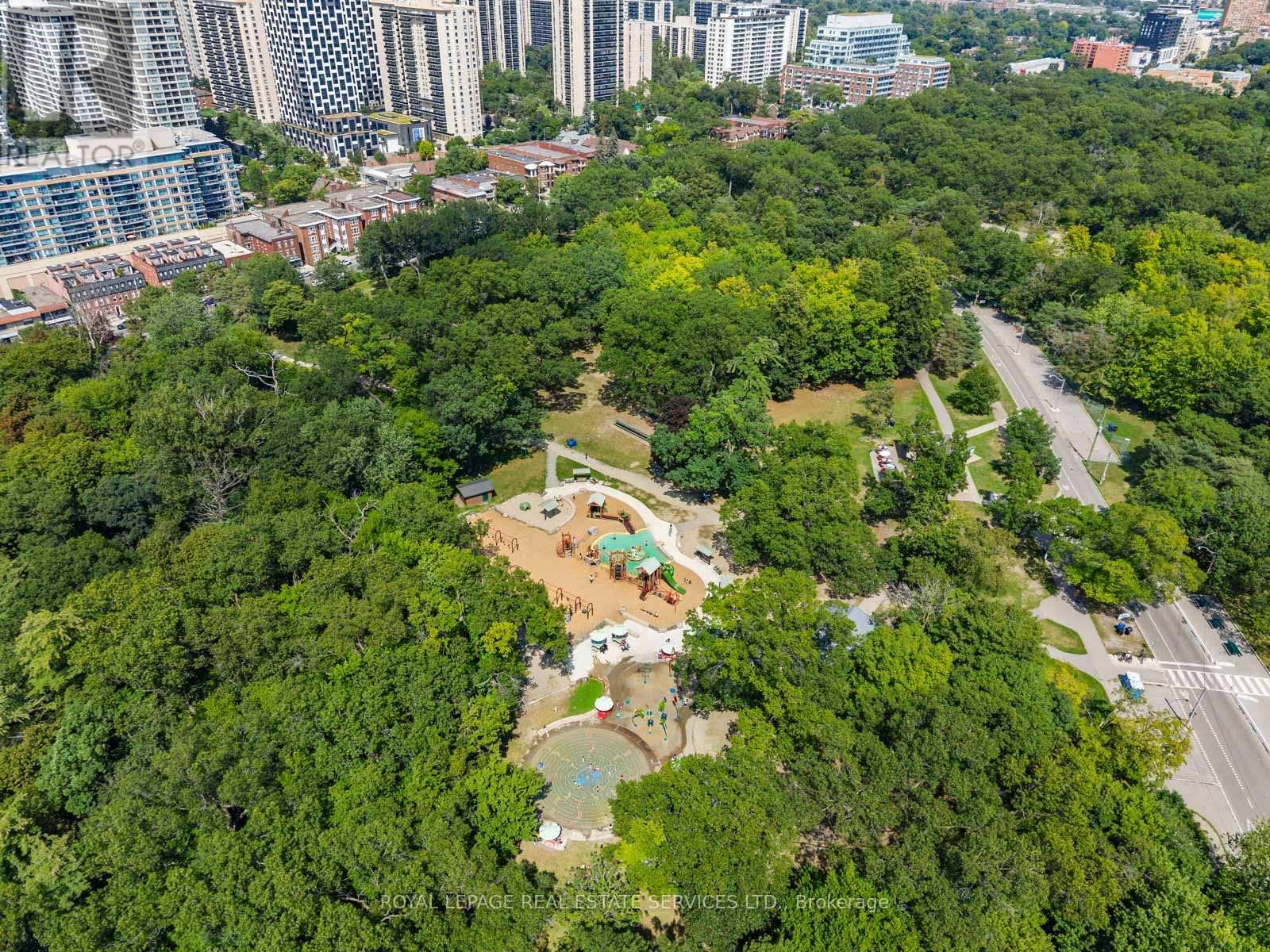 10 Elora Road, Toronto, Ontario  M6P 3H6 - Photo 41 - W13783832