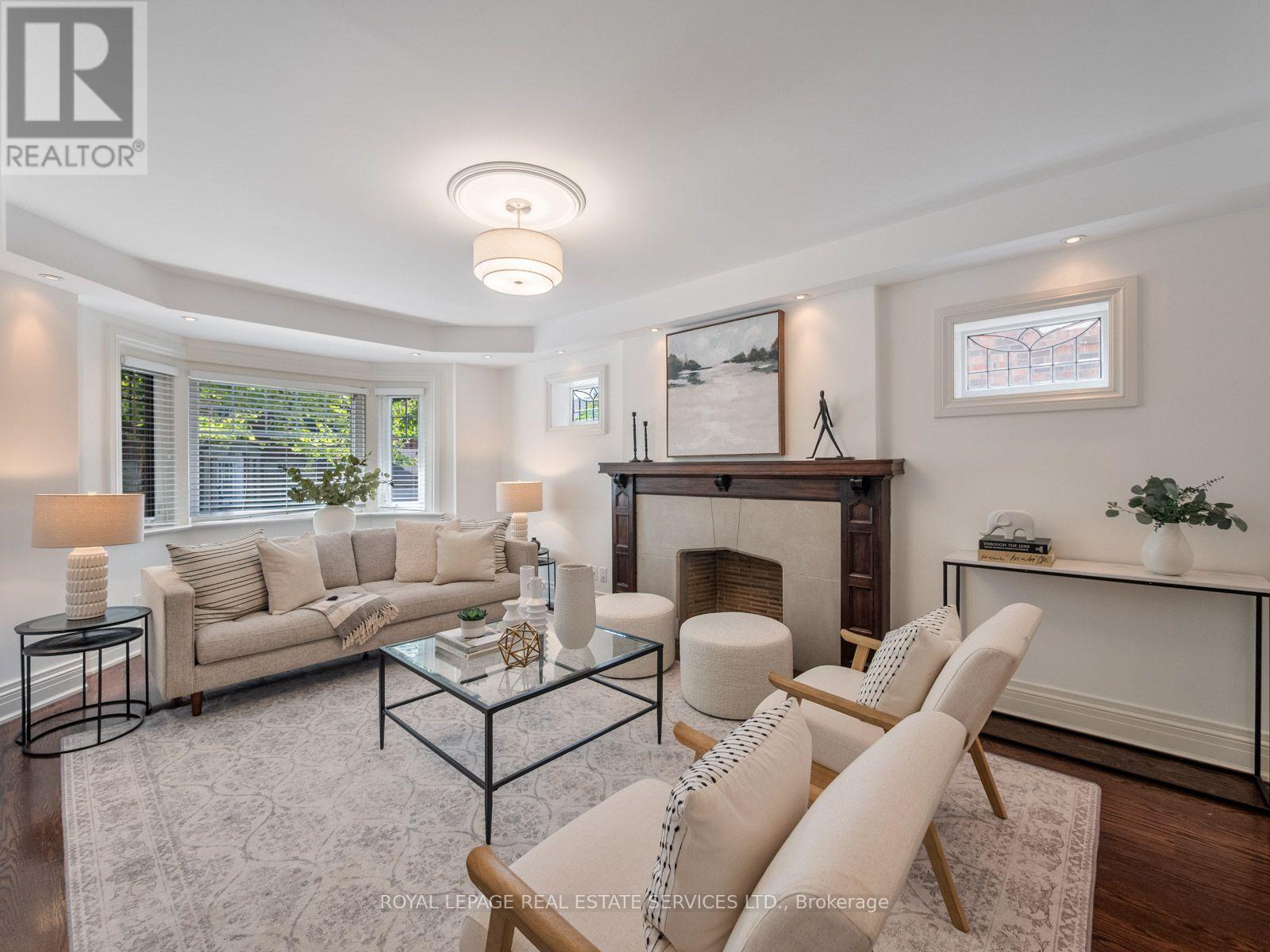 10 Elora Road, Toronto, Ontario  M6P 3H6 - Photo 6 - W13783832
