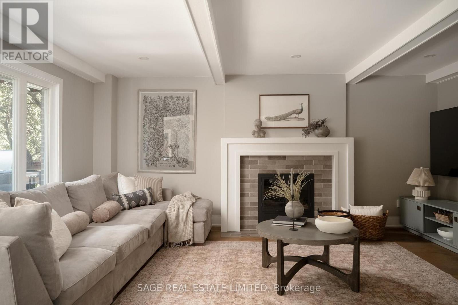 1819 Friar Tuck Court, Mississauga, Ontario  L5K 2L4 - Photo 16 - W13783874