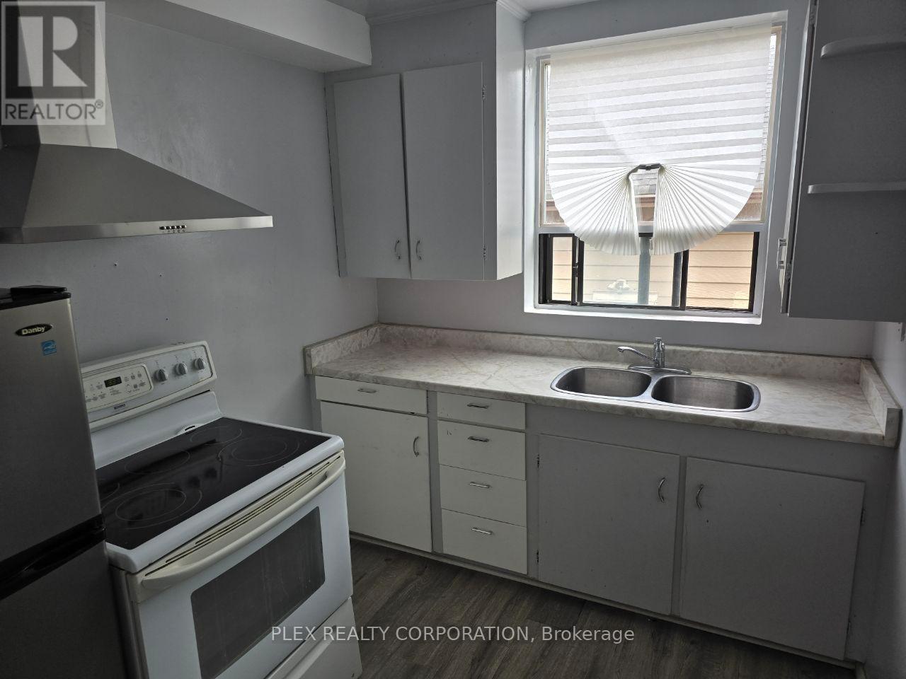 2 - 25a Milton Street, Toronto, Ontario  M8Y 2X7 - Photo 7 - W13783882