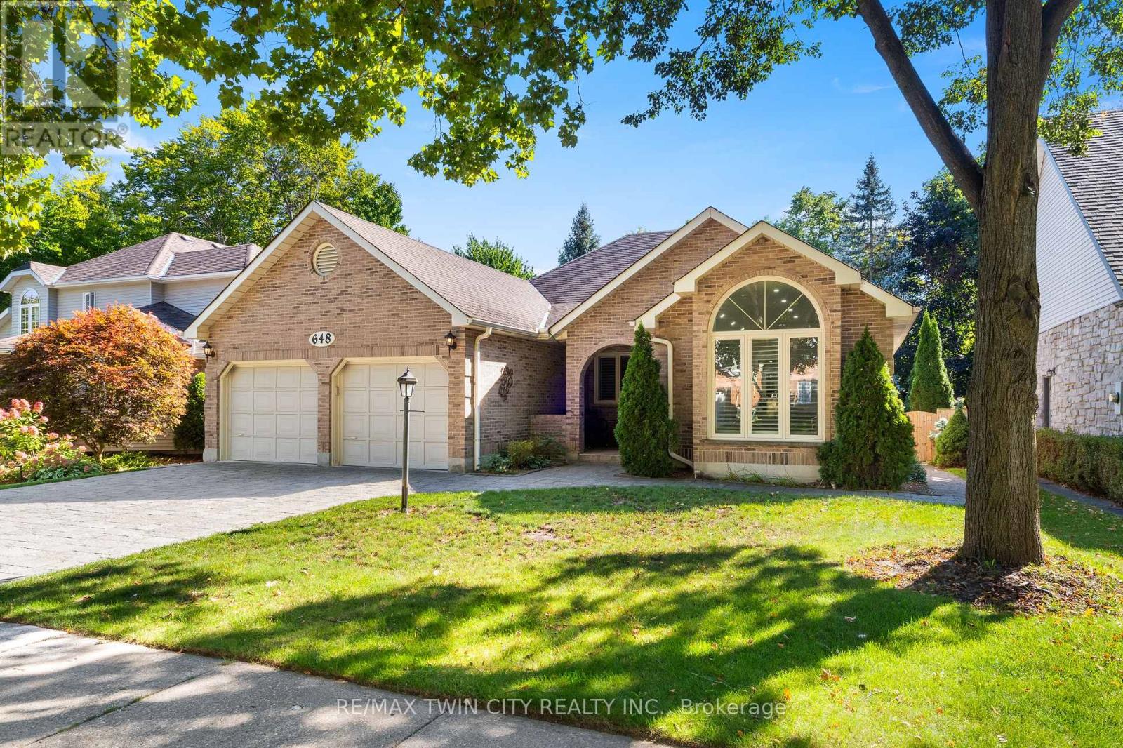 648 Bayhampton Crescent, Waterloo, Ontario N2K 3P1 - Photo 2 - X13783818