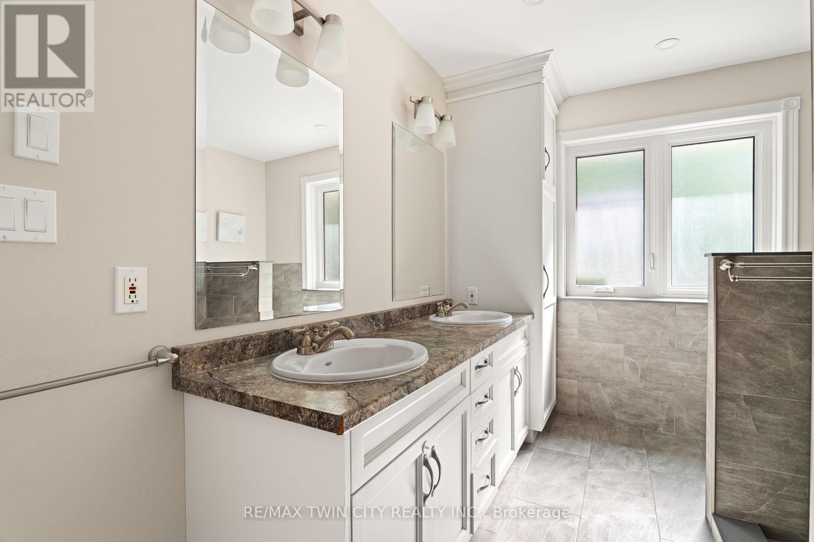 648 Bayhampton Crescent, Waterloo, Ontario N2K 3P1 - Photo 24 - X13783818