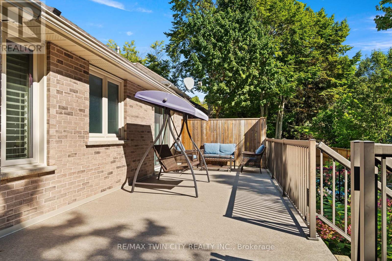 648 Bayhampton Crescent, Waterloo, Ontario N2K 3P1 - Photo 39 - X13783818