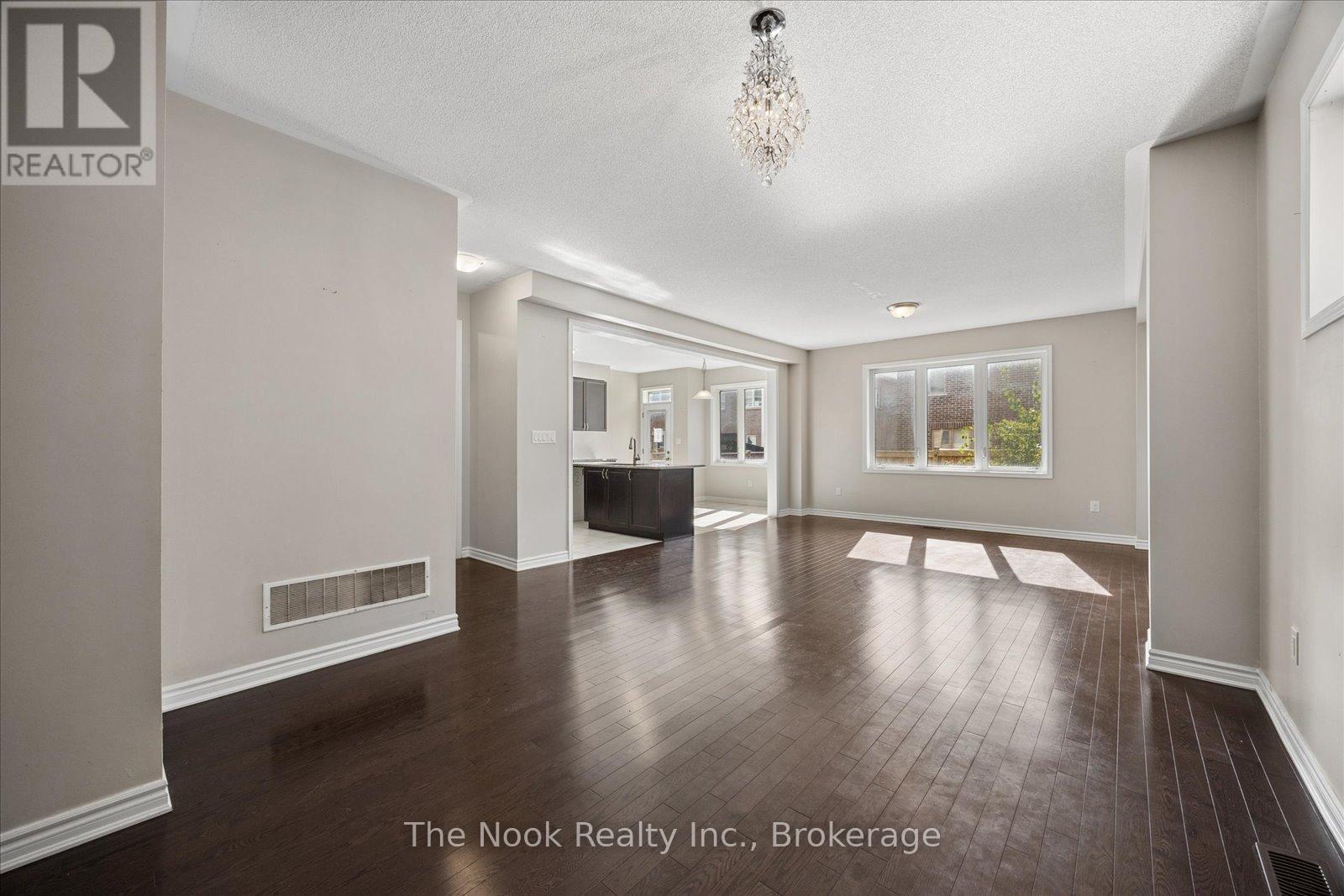 60 Westfield Drive, Whitby, Ontario  L1P 0E9 - Photo 3 - E13779512