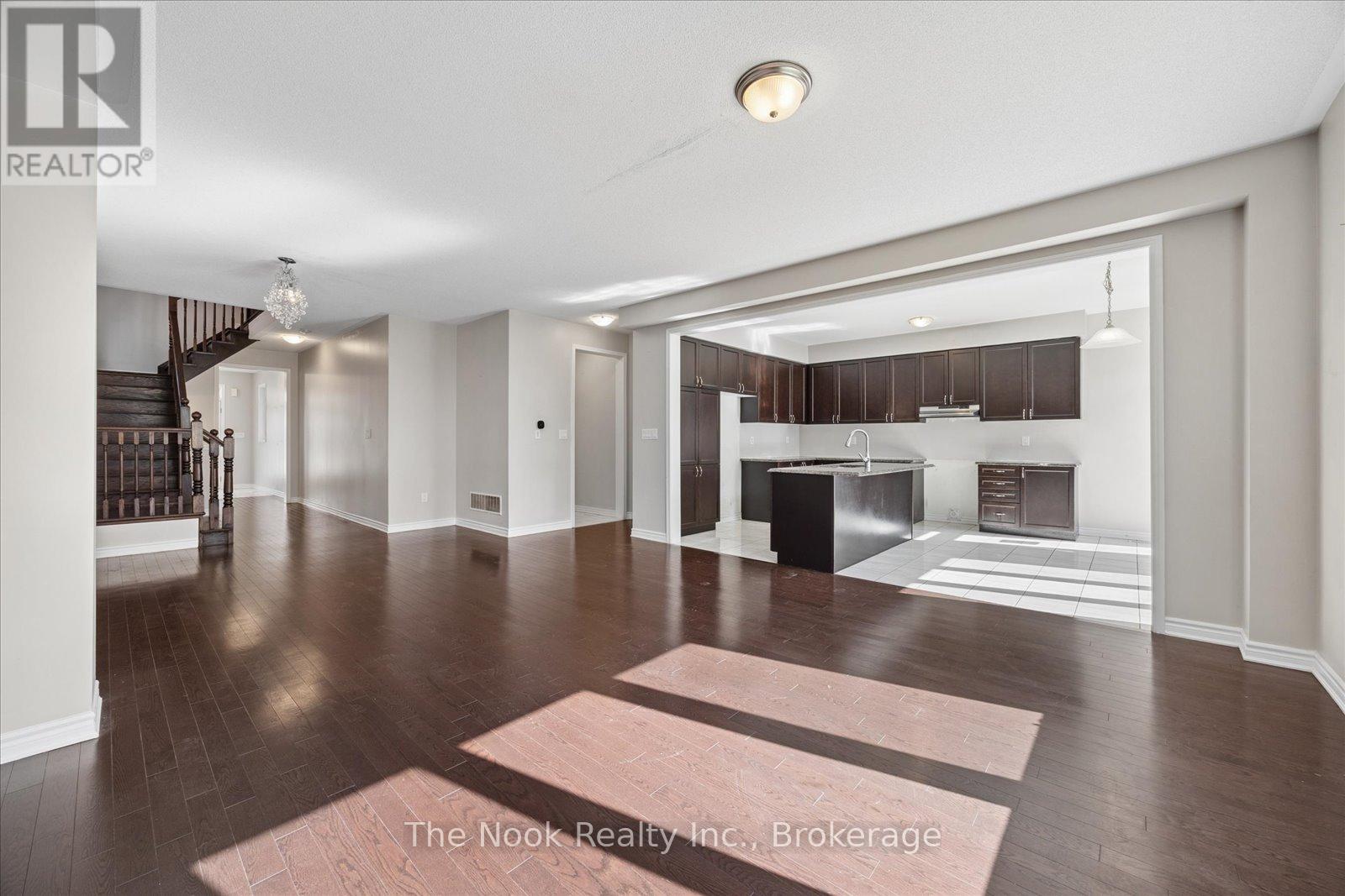 60 Westfield Drive, Whitby, Ontario  L1P 0E9 - Photo 4 - E13779512