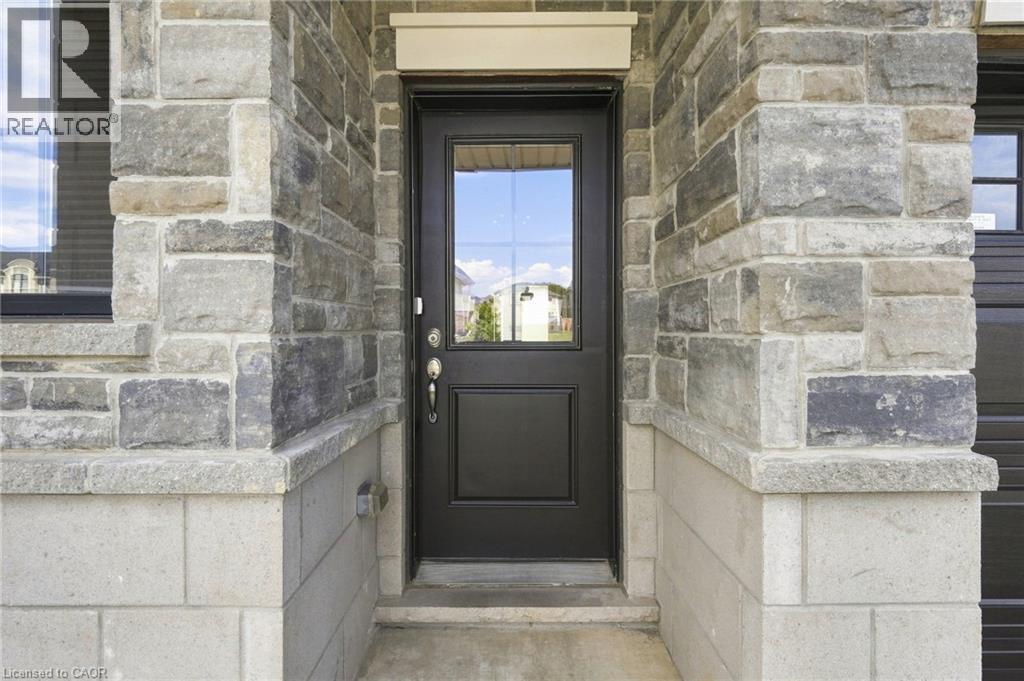 19 Mia Drive, Hamilton, Ontario  L9B 0K1 - Photo 4 - 40856686