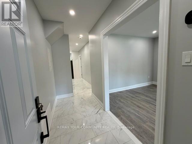 Main Level - 19 Mount Royal Avenue, Toronto, Ontario  M6H 2S2 - Photo 6 - C13109562