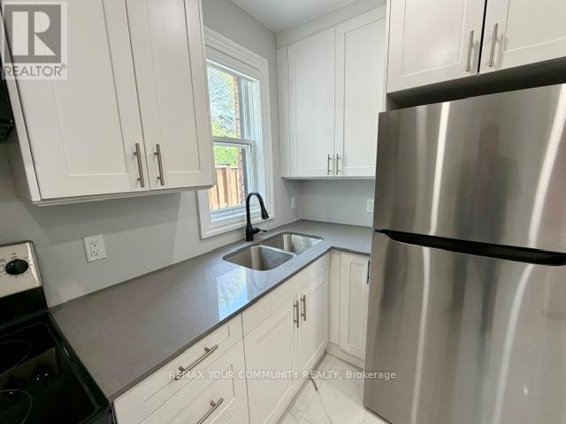 Main Level - 19 Mount Royal Avenue, Toronto, Ontario  M6H 2S2 - Photo 15 - C13109562