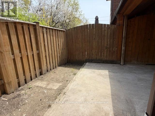 Main Level - 19 Mount Royal Avenue, Toronto, Ontario  M6H 2S2 - Photo 20 - C13109562