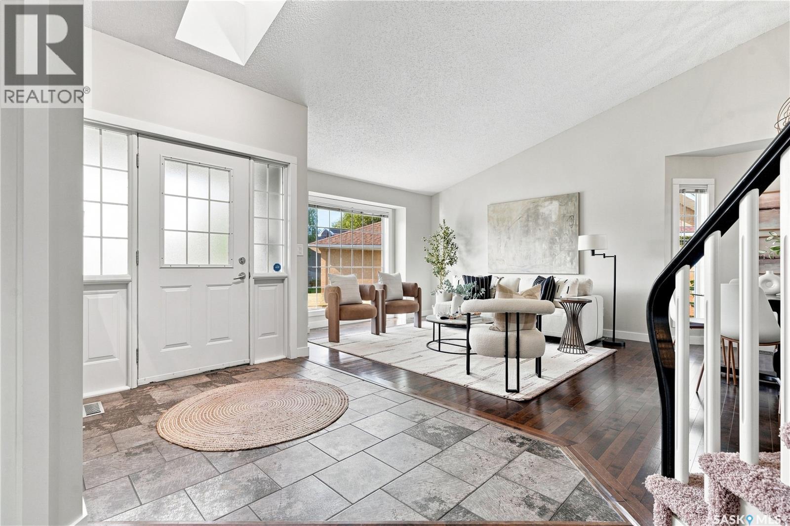 122 Lavalee Place, Saskatoon, Saskatchewan  S7J 5K7 - Photo 2 - SK048263