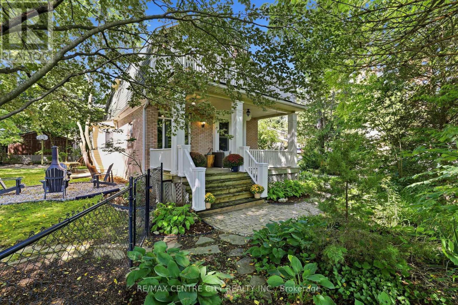102 Walnut Street, London North, Ontario  N6H 1C4 - Photo 1 - X13783926