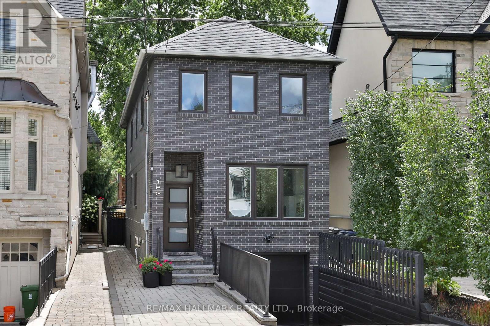 163 ROE AVENUE, Toronto, Ontario