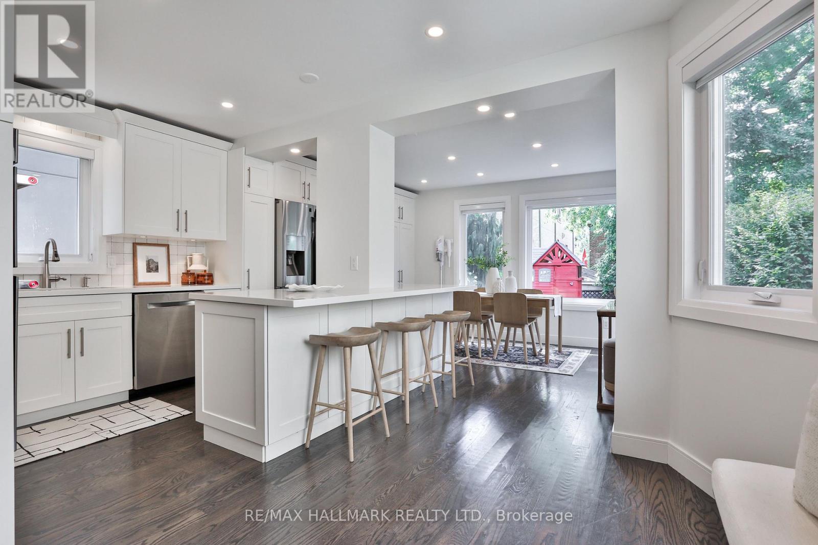 163 Roe Avenue, Toronto, Ontario  M5M 2J1 - Photo 12 - C13783964
