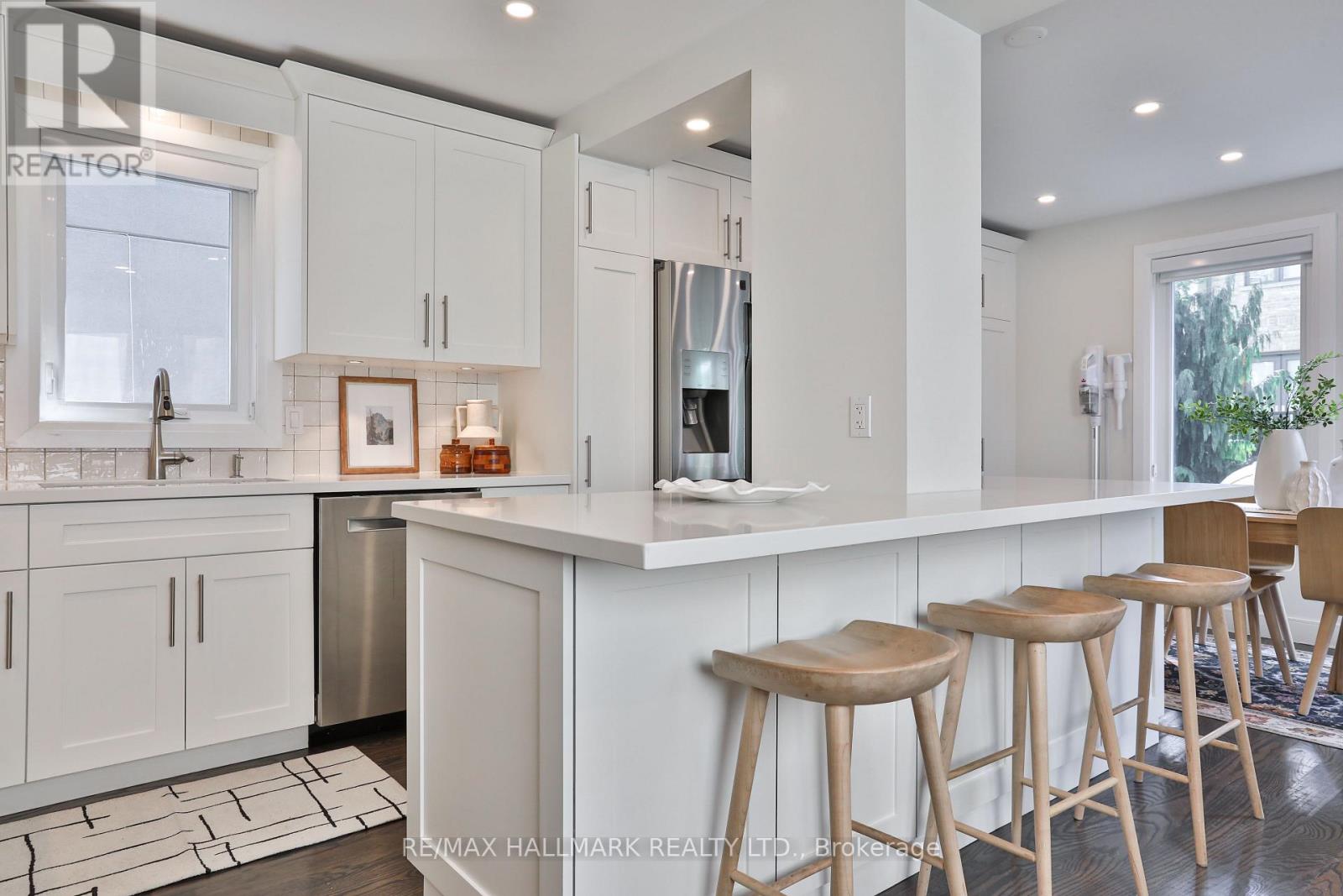 163 Roe Avenue, Toronto, Ontario  M5M 2J1 - Photo 13 - C13783964