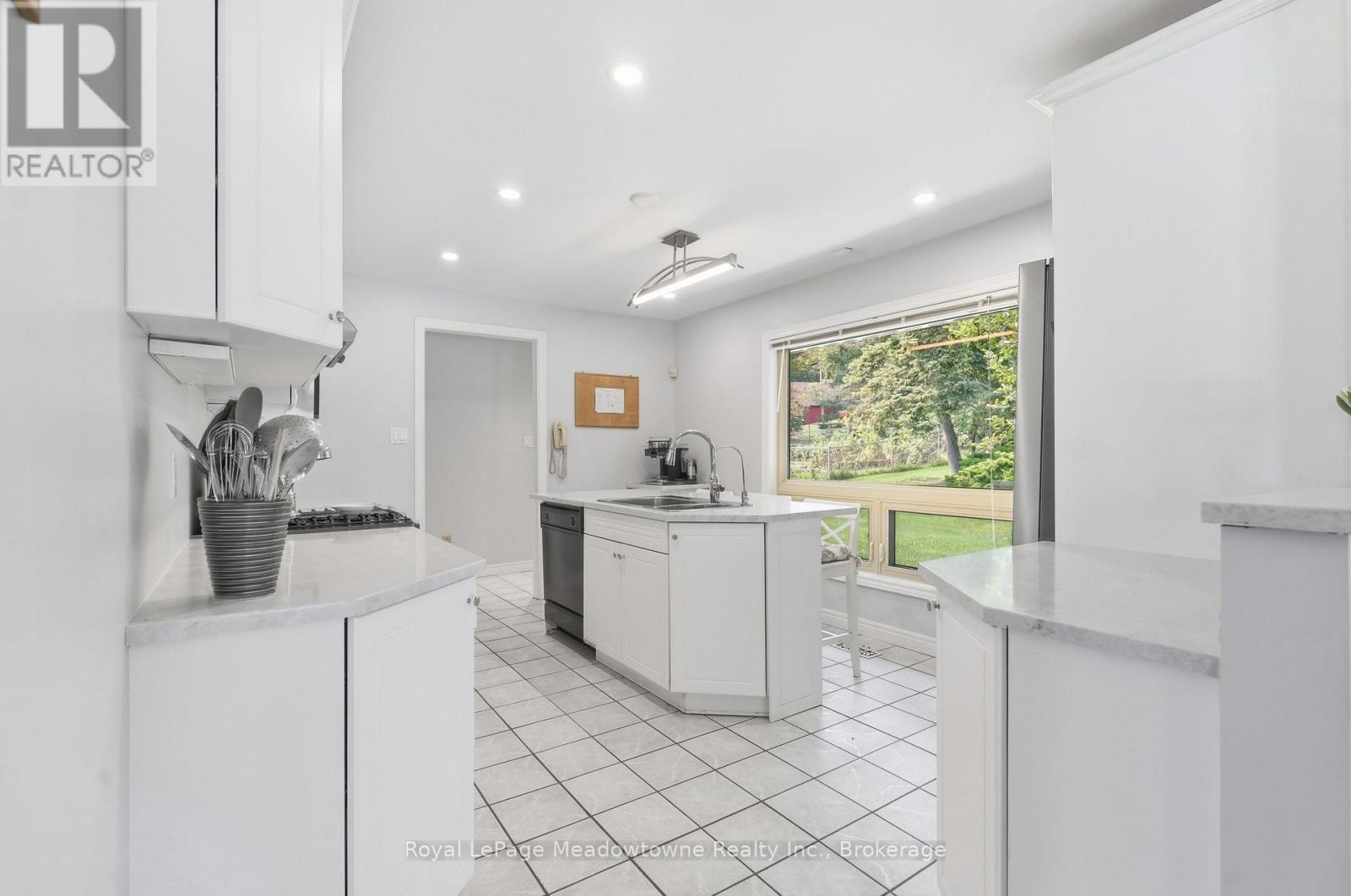 7053 Appleby Line, Milton, Ontario  L9T 2Y1 - Photo 16 - W13783956