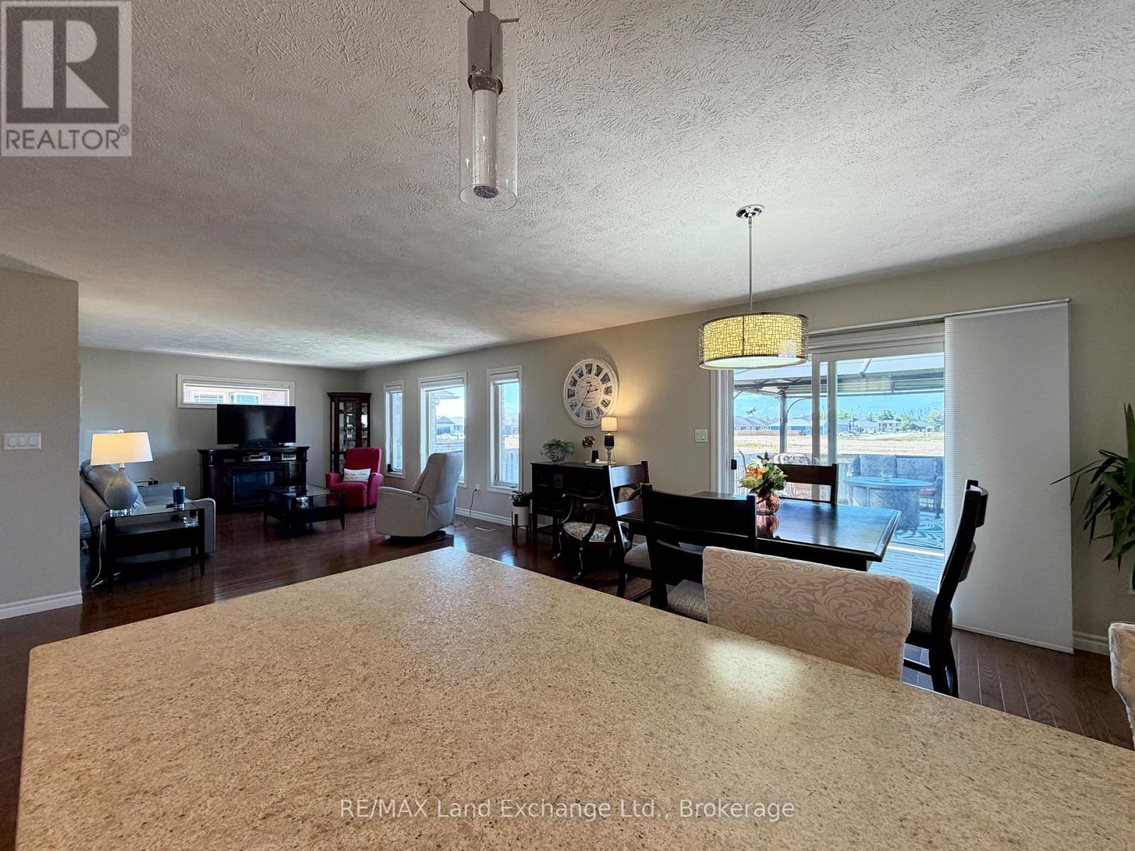 310 Stickel Street, Saugeen Shores, Ontario N0H 2C1 - Photo 12 - X13783978