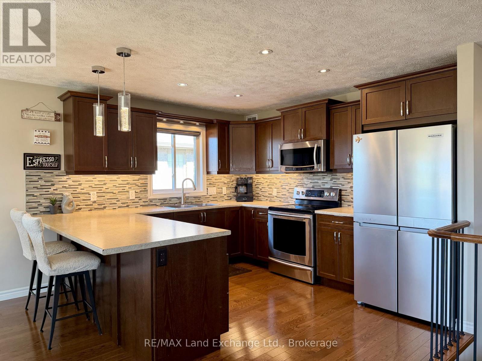 310 Stickel Street, Saugeen Shores, Ontario N0H 2C1 - Photo 4 - X13783978